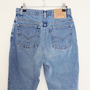 Vintage Levi's 550 Relaxed Tapered Leg High Waisted Jean Med Wash